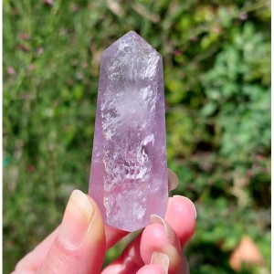 Amethyst obelisk 01