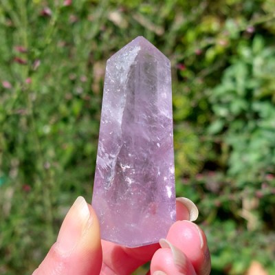 Amethyst obelisk 01