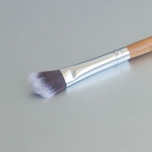 Angled eyeshadow brush, large (vegan)