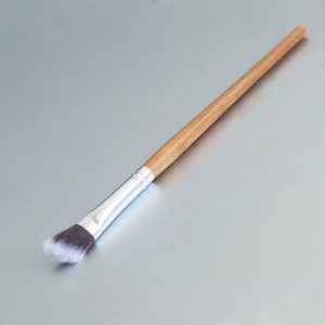 Angled eyeshadow brush, large (vegan)