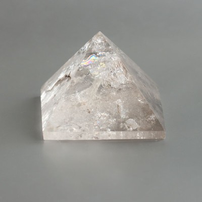 Bergkristal edelsteen piramide 08 (51 mm)