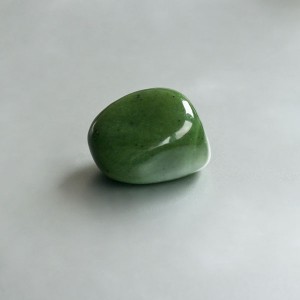 Groene Jade knuffelsteen 04