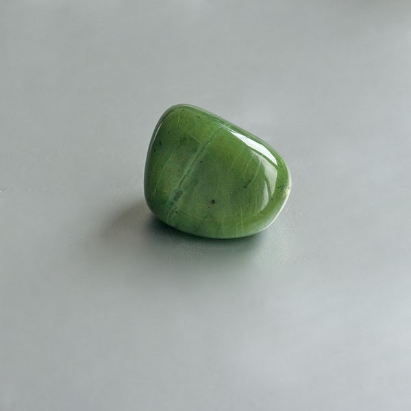 Groene Jade knuffelsteen 06