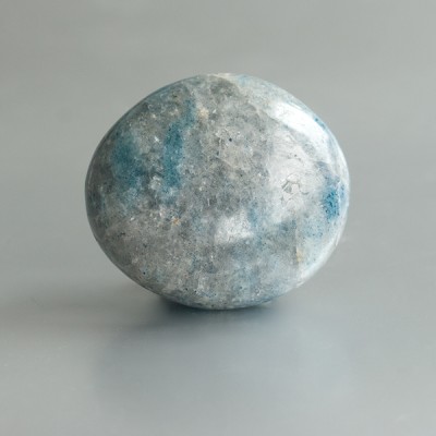 Ioliet in kwarts ("Blue Spot crystal") handsteen 08 XL