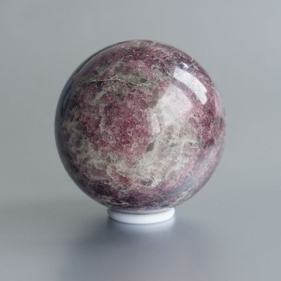 Rode Granaat edelsteen bol 04 (67 mm)