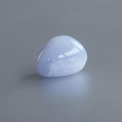 Blauwe Chalcedoon knuffelsteen 10