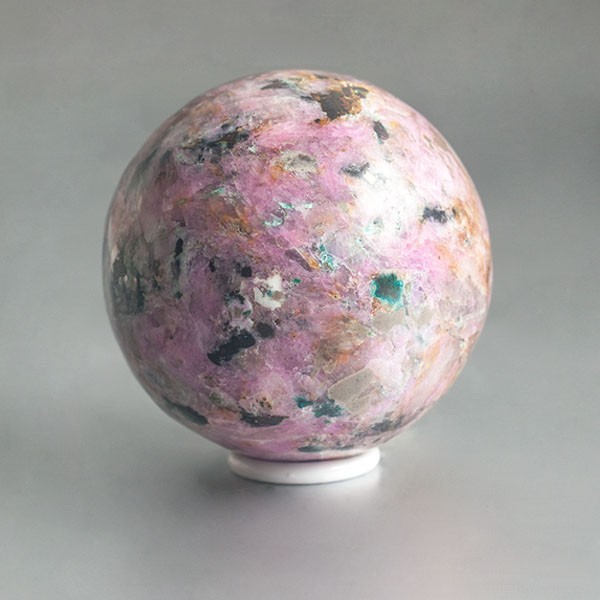 Cobalto Calciet met Malachiet bol (64 mm)