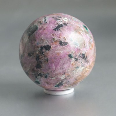 Cobalto Calciet met Malachiet bol (64 mm)