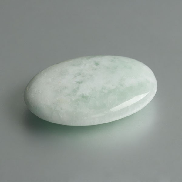 Groene calciet handsteen