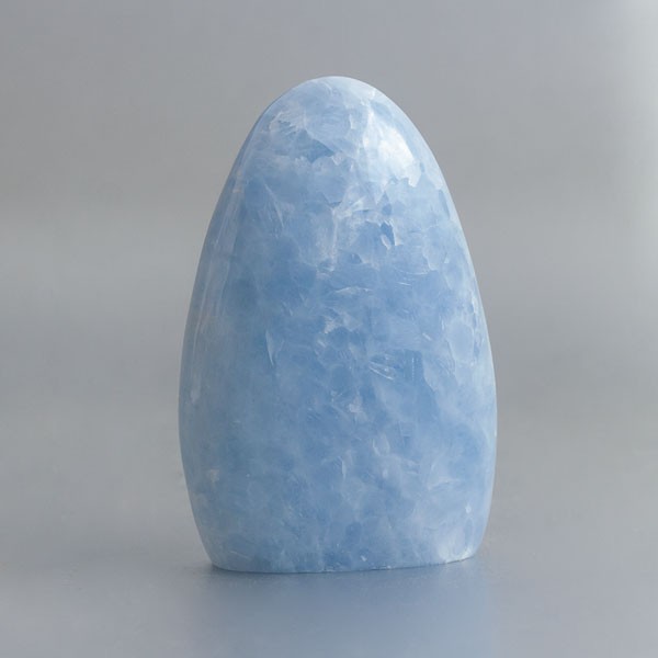 Blauwe calciet sculptuur 01