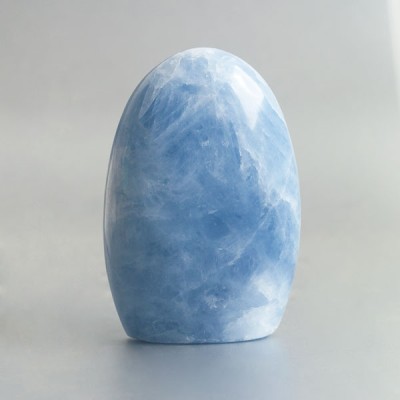 Blauwe calciet sculptuur 02