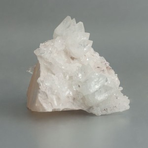 Apofyliet (Spiegel) op honing Calciet kristalcluster