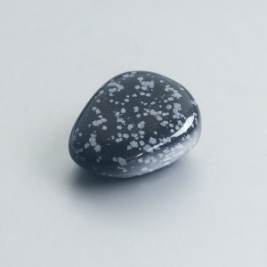 Sneeuwvlok Obsidiaan knuffelsteen 03
