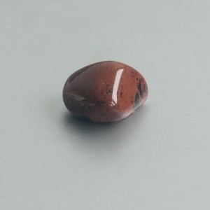 Mahonie Obsidiaan knuffelsteen 03 foto 2