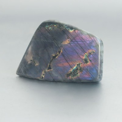 Paarse Labradoriet sculptuur gepolijst 02