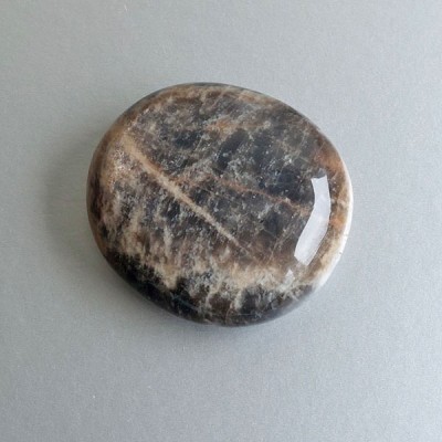 Zwarte Maansteen handsteen 23 | Heaven on Earth | Blue Joy