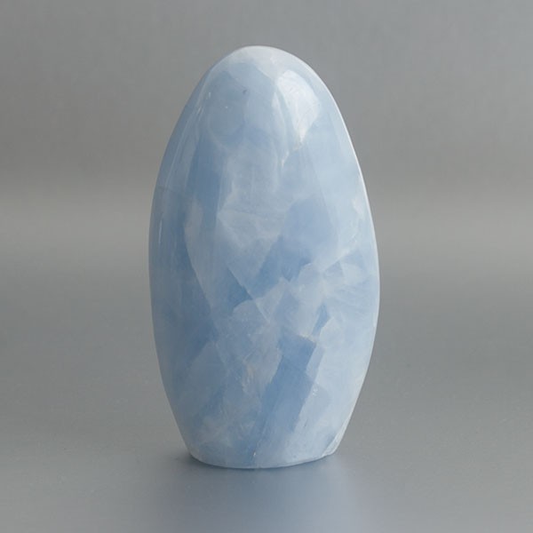 Blauwe calciet sculptuur 03