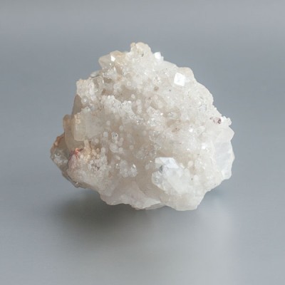 Apofyliet (Spiegel) op witte Calciet kristalcluster 39