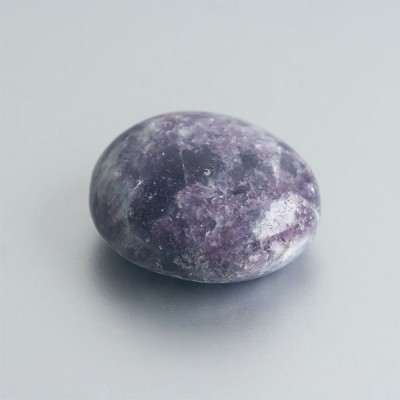 lepidoliet handsteen foto 2